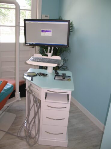 Mobile dental cabinetry